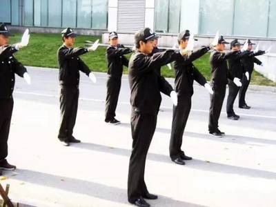 物業(yè)車(chē)輛停放管理服務(wù)及交通指揮手勢(shì)